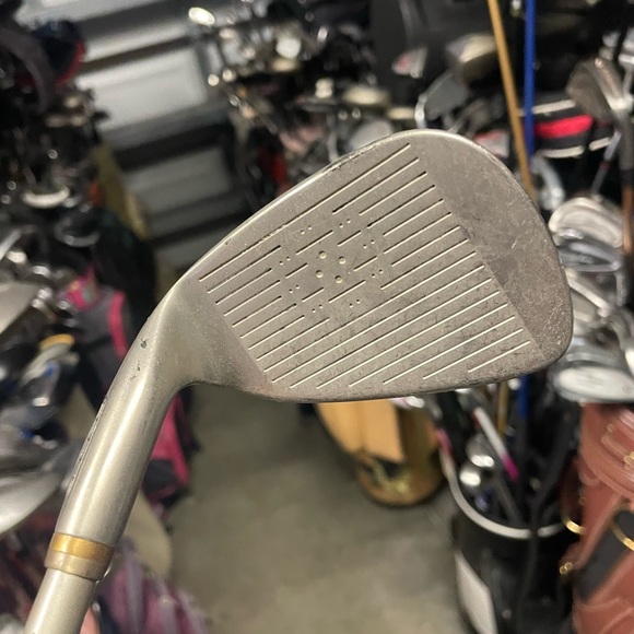 Lady cobra 2 sand wedge 56 deg
In right handed
Graphite - Picture 3 of 6